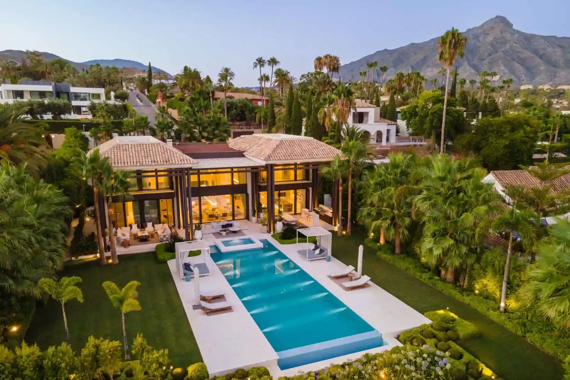 Nevado Realty Marbella 4